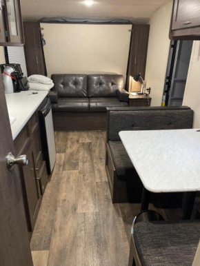 Private mini entire home with kitchen and bathroom